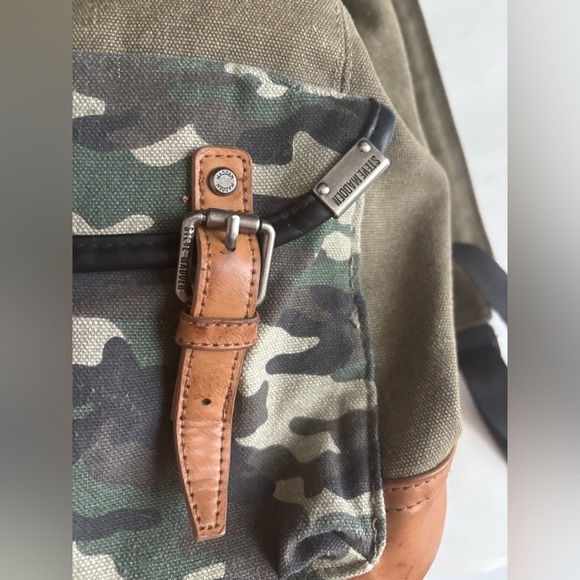 Steve Madden Army Green Camo Vegan Leather Adjustable Book Bag Backpack - Picture 5 of 14